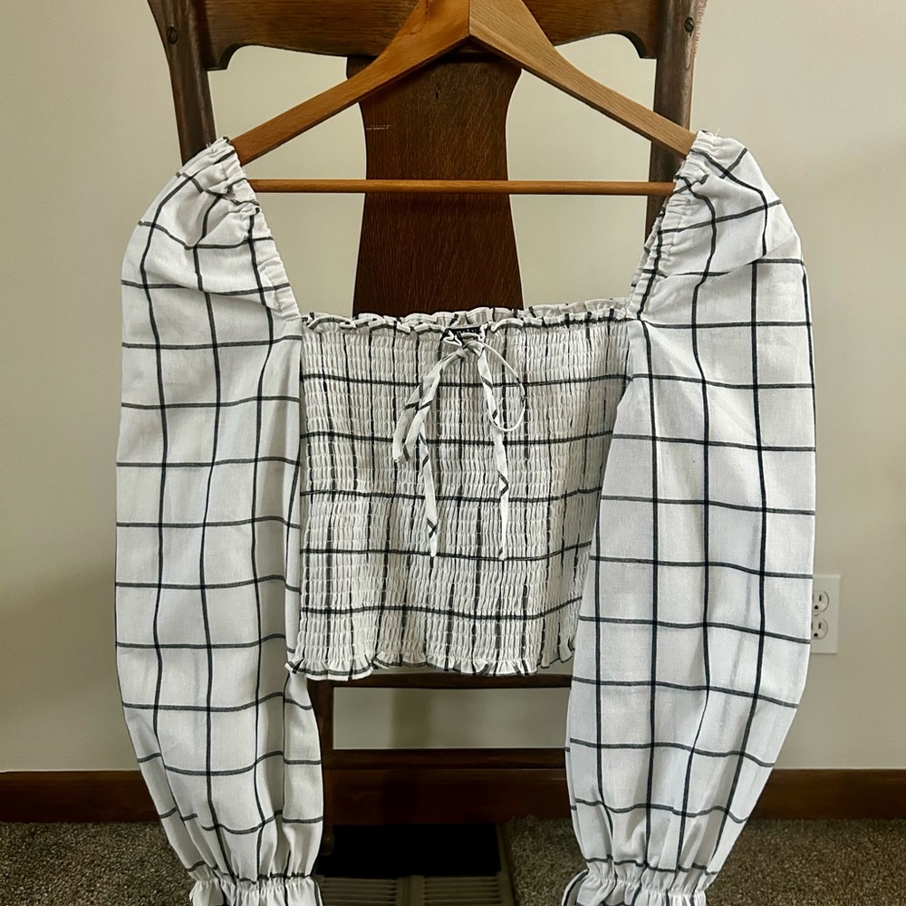 Privy Black and White Grid Puff Sleeve Cropped Blouse